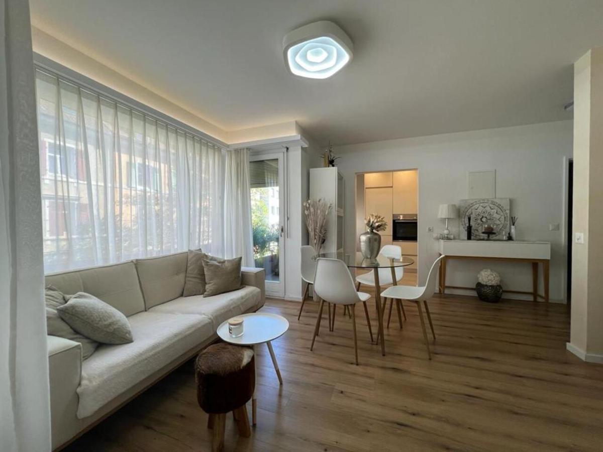 בזל Stylish 1-Bedroom Condo Close To Exhibition Square מראה חיצוני תמונה